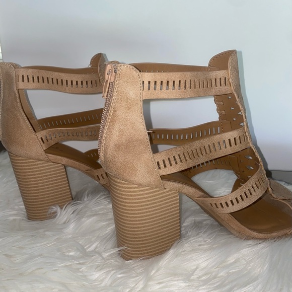 Brand New QUPID Tan Strappy Peep Toe Heeled Sandal -  SIZE 10 (box included) - Picture 7 of 12